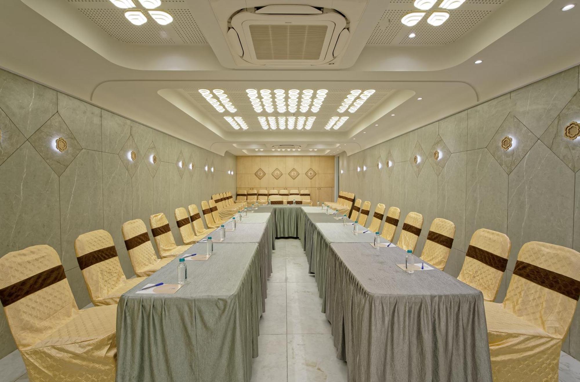 Exora Inn Ahmedabad Exterior photo
