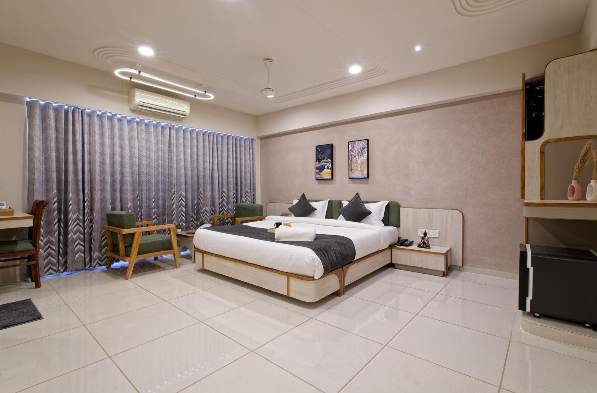 Exora Inn Ahmedabad Exterior photo